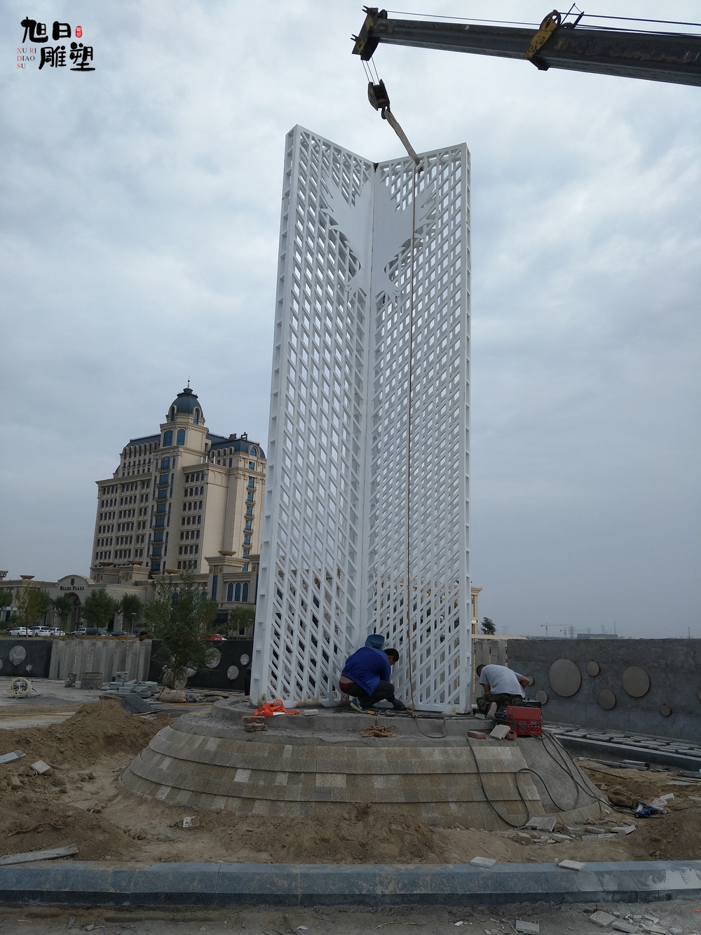 濱州碳鋼氟碳油漆精神堡壘高度15米